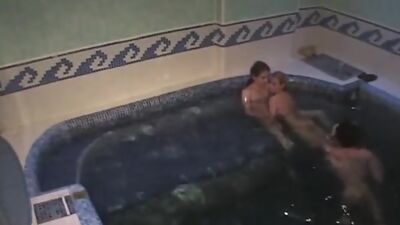 Nasty hard fuck in the swimming pool!