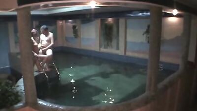 Hot blowjobs in the swimming pool shot on cam!