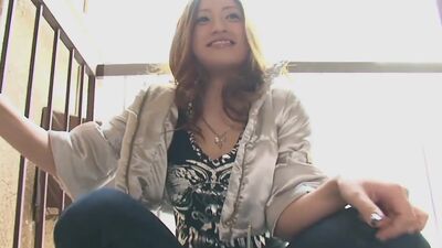 She gives a sexy bj in crotchless jeans