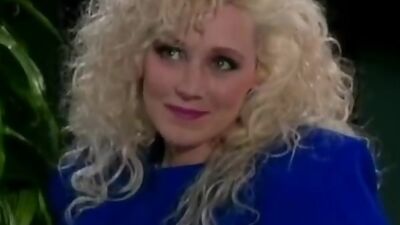 Alexis De Vell, Melanie Moore, Jonathan Morgan in classic fuck clip