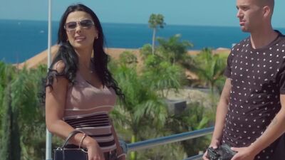 Huge cock for the gold digger Shalina Devine`s juicy snatch