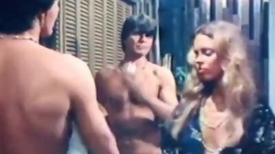 Amber Hunt, Maryanne Fisher, Mitzi Fraser in vintage xxx clip