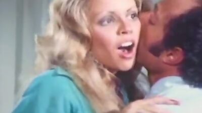 Amber Hunt, Maryanne Fisher, Mitzi Fraser in vintage xxx clip