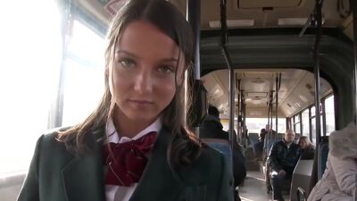 Foxy Di fucked in the bus