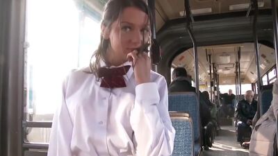 Foxy Di fucked in the bus