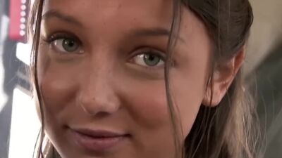 Foxy Di fucked in the bus