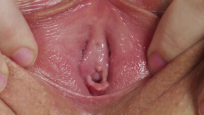 Yana Likes to Play with her Pussy