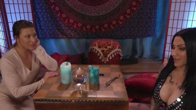 Jen Hexx puts Ariel X in a lesbian trance