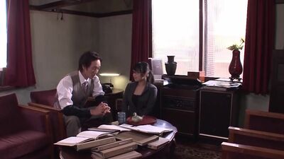 Japanese secretary blows her boss in the office