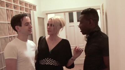 Mature Wife Fucks with a Black Man to Fuck her Hardcore with his Black Cock