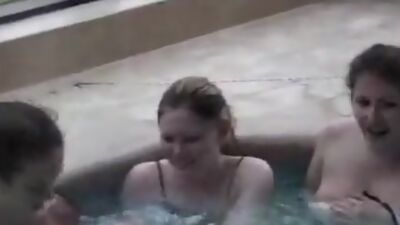 LOSTBETSGAMES - No Sound: Elizabeth Julie and Lily plays Strip Mogadishu