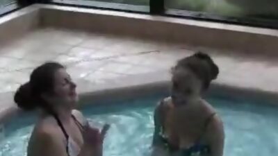 LOSTBETSGAMES - No Sound: Elizabeth Julie and Lily plays Strip Mogadishu