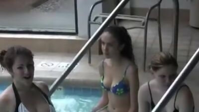 LOSTBETSGAMES - No Sound: Elizabeth Julie and Lily plays Strip Mogadishu