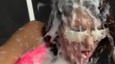 Ho gloryhole bukkaked