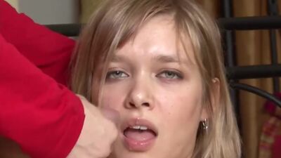 Amateur model fucked in bed2