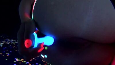 Samantha gets off in this super hot black light solo