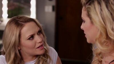 Big butt lesbian tribbing with stepmom