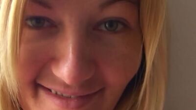 Busty Vanessa shows her body during her cigarette pause2