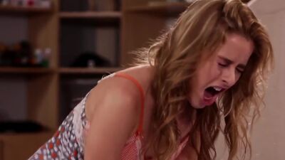 MOMMYS GIRLS - Pillow humping stepteen