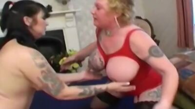 Latex lesbo moms toying