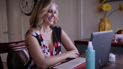 MOMMYS GIRLS - Teens and stepmom lick