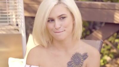 Alina Lopez and Kiara Cole double team their man for some face sitting pussy feasts and a hot horny threesome