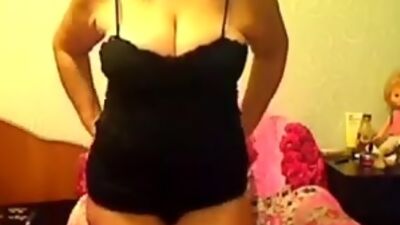 Aged hawt milfies show off their cellulite booties
