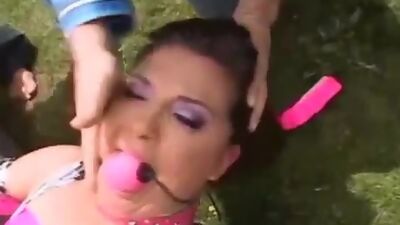 Samantha Roxx gets some DP!