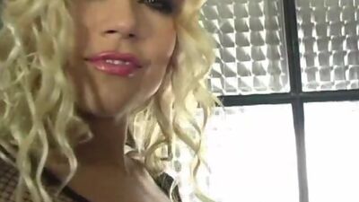 Adriana Malkova is making herself cum!!