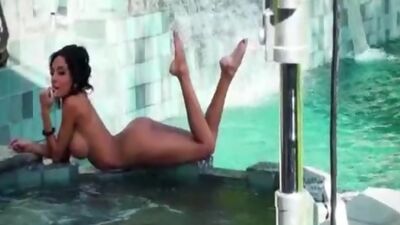 Behind the scenes with Lela Star