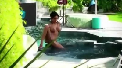 See Lela Star behind the scenes!