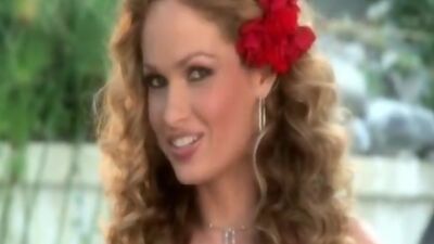 Prinzess Sahara strips for the camera!