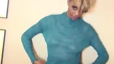 Sexy Kadi is on Set!