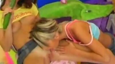 Teen Veronika fucks a cucumber.