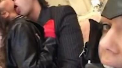 Naomi, Annette Schwarz and Liv Tyler fuck one cock.