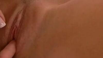 Jo and Silvia Saint eat eachothers pussys.