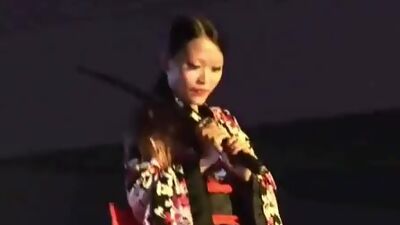 Asian makes audience go crazy