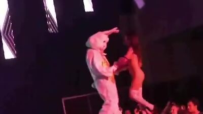 Doll has live show with bunny