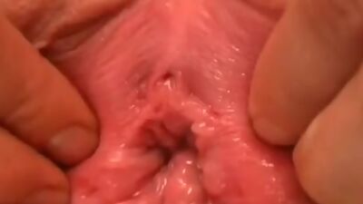 Woman fucks with thick objects