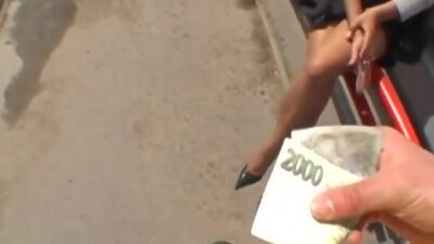 Busty gives outdoor blowjob