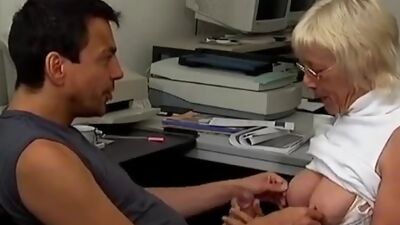 Old hottie enjoys young dick