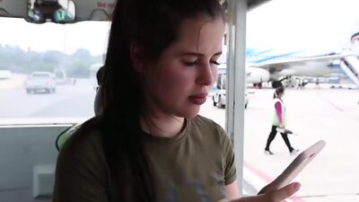 Internet model thanks new boyfriend with deep spit-soaked blowjob at resort hotel