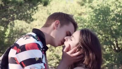 Sweet teeny first date fucking