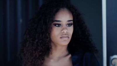 Ebony teen Scarlit Scandal fucks a delivery guy during a pandemic