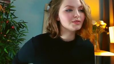 Chubby girl shows her body with 100% passion
