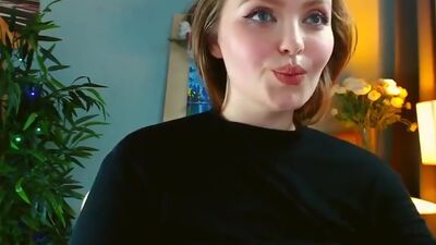 Chubby girl shows her body with 100% passion