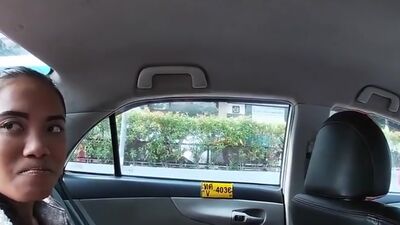 Amateur teen couple makes a trip in Thailand and fuck on location