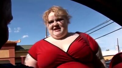 Skinny fucker ravishes fat blonde