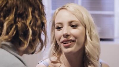 Naive virgin teen blonde groupie Dixie Lynn fucked by the solo artist