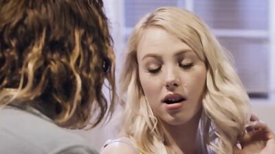 Naive virgin teen blonde groupie Dixie Lynn fucked by the solo artist